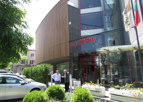 HOTEL UNIVERSAL, DUPNITSA - image